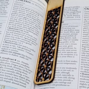 Geometric Wooden Bookmark – Design 3