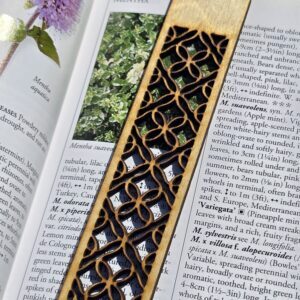 Geometric Wooden Bookmark – Design 15