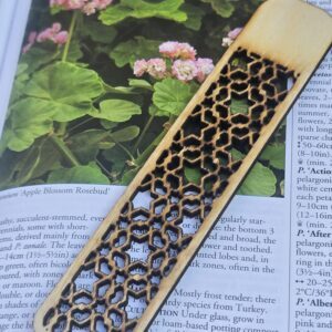 Geometric Wooden Bookmark – Design 10