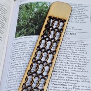 Geometric Wooden Bookmark – Design 19