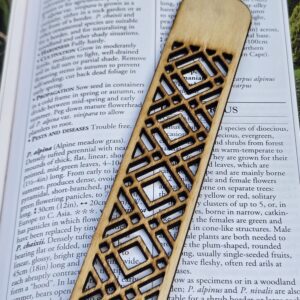 Geometric Wooden Bookmark – Design 13
